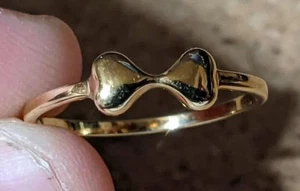 AVON 925 STERLING SILVER SHINY GOLD PLATED BOW TIE RING SIZE 10 / WRONGWAY052 - Picture 1 of 7