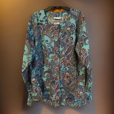 Chaqueta Médica UA para Mujer Patrón Paisley Talla Grande Abotonada con Bolsillos Foto 1 de 4