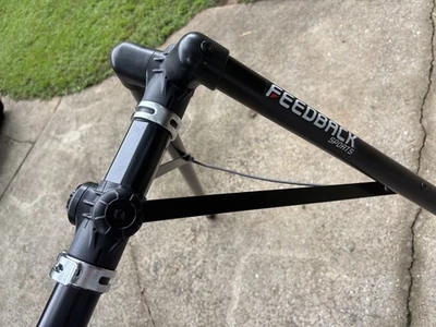 Soporte de estacionamiento Feedback Sports con marco en A - 8 bicicletas, negro Foto 1 de 4