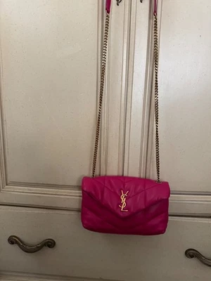 Hermoso bolso acolchado YSL Foto 1 de 4