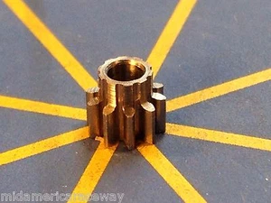 Sonic Extra Light 64 Pitch 10 Tooth Drag Pinion Gear from Mid America Raceway - Picture 1 of 3