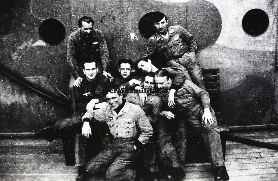 REPRO Negativ Foto U-Boot U-997 Maate auf Wohnschiff "Black Watch" in Norwegen - Bild 1 von 1