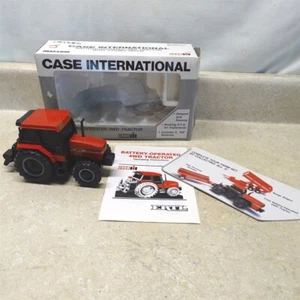 Vintage Ertl Case IH Battery Op 4WD Tractor + Box, 1989, 3-Point Hitch, 1:32 - Picture 1 of 13