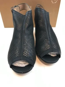 RESTRICTED BY ITALIAN SHOEMAKERS Womens Black Mesh Bootie with 1.75" Heel Size 8 - Picture 1 of 6