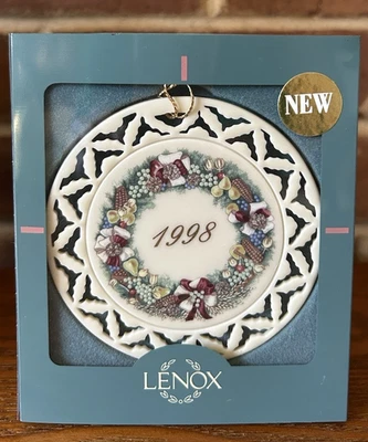 Lenox 1998 Adorno Anual de Navidad - Maryland 2da Colonia - Adorno Corona Foto 1 de 4