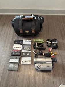 GETESTET - Canon ES8400V HI8 HI 8 8mm Video8 Camcorder Produktbündel - Bild 1 von 19