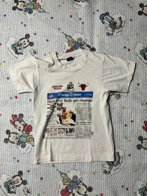 Vintage 1991 Chicago Bulls NBA Finals Champions Newspaper Tee Youth Size 14/16 - Image 1 of 4