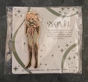 New Blissfully Bookish Pin QUEEN OF THE FAERIE REALM'S ARMOR 3/21 Outfit Pin - Picture 1 of 3