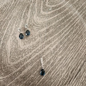Swarovski Vintage Crystal Necklace & Earring Elegant Set - Picture 1 of 6