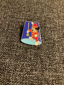 DISNEY MICKEY MOUSE MARCHING FROM MICKEY MOUSE CLUB PIN - Picture 1 of 5