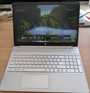 HP 15s-FQ1 Laptop, 15in, Intel I5 - 1035G1, 16GB RAM, 256 GB SSD, Win 11 - Afbeelding 1 van 13