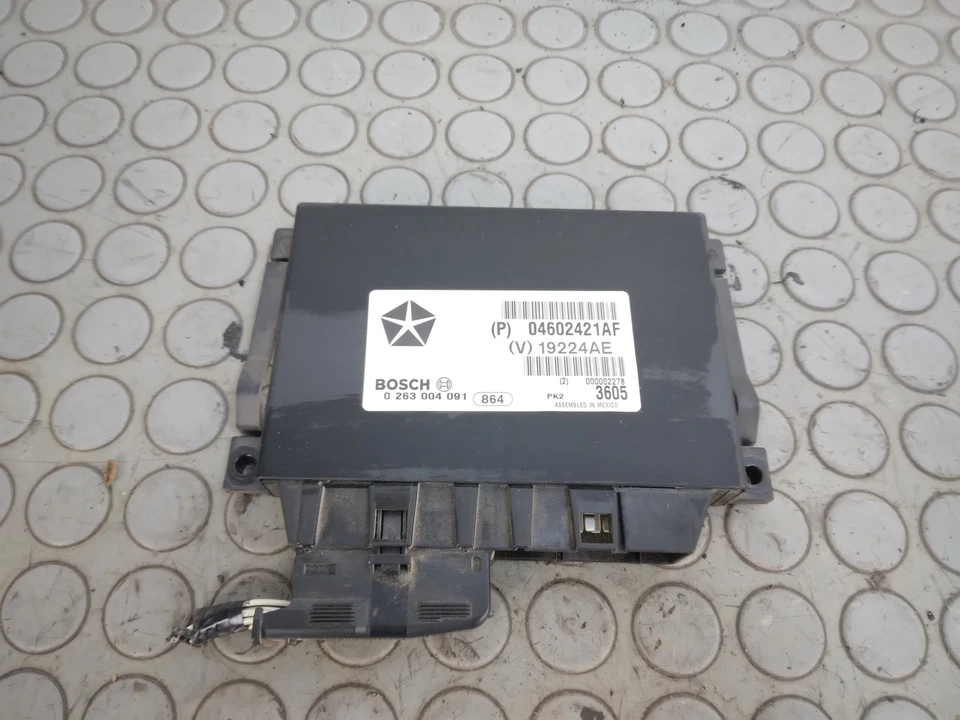 13565 Centralina sensori di parcheggio Chrysler 300 C dal 2004 al 2011 cod 02630 - Immagine 1 di 3