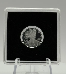 Ronda Highland Mint de plata .999 de 1/10 oz en estuche rígido - ¡Diseño Walking Liberty! - Imagen 1 de 2
