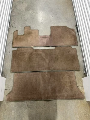 99-04 HONDA ODYSSEY ALFOMBRILLA conductor delantero pasajero 83600SCJA00ZC bronceado OEM Foto 1 de 4