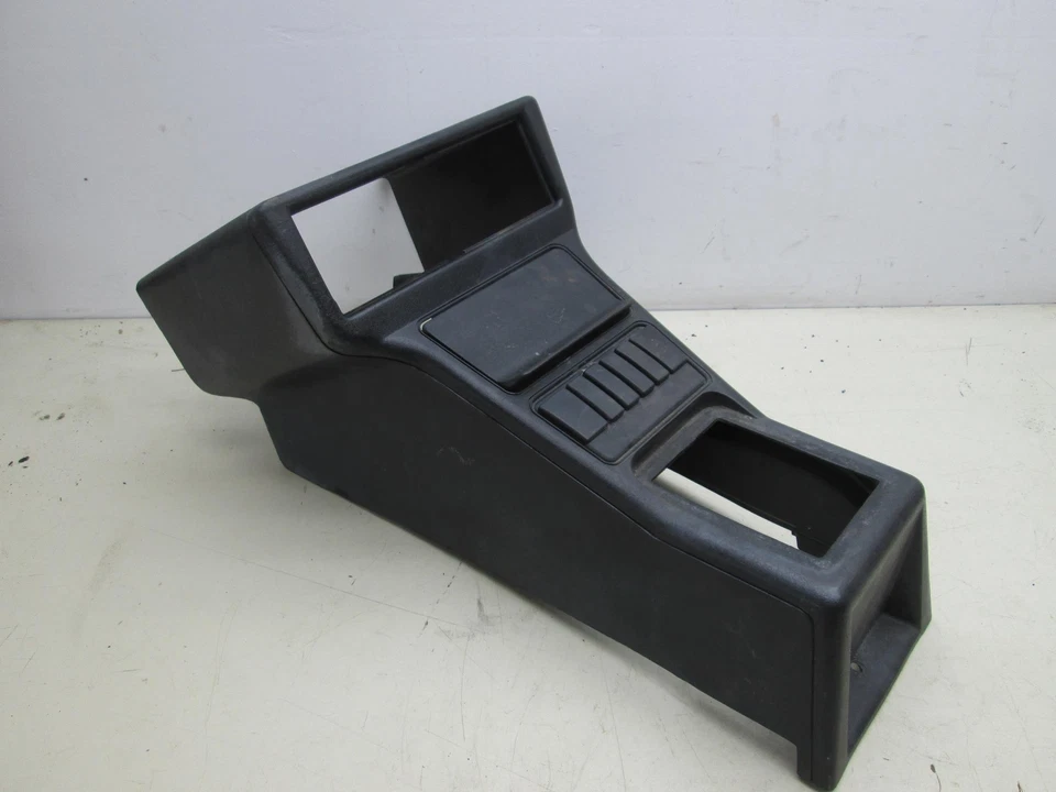 Volkswagen Fox 87-89 3078632411 radio consola central negro (USADO) Foto 1 de 4