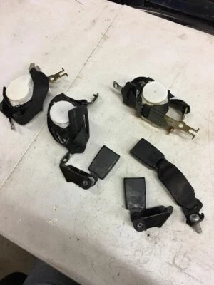 Juego de cinturón de seguridad trasero BMW 525i 2005 OEM Foto 1 de 4