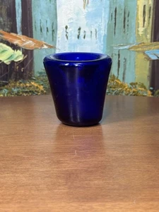 VINTAGE KOBALTBLAUES MUNDGEBLASENES GLAS TRICHTERSTIL TINTENFASS MIT RAUEM PONTIL - Bild 1 von 7