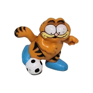 Garfield Playing Soccer PVC Figure Orange Cat Hong Kong 2 1/4" Vintage 1981 - Picture 1 of 2