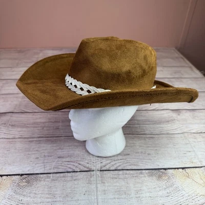 Sombrero occidental Altar’d State marrón gamuza look mujer festival estilo rodeo Foto 1 de 4