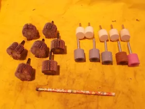 LOTE DE 17 ABRASIVOS MONTADOS x 1/4" VÁSTAGO ruedas solapa piedras pulido fieltro liso - Imagen 1 de 5