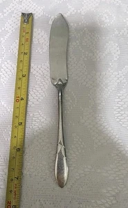 โ
VINTAGE 1932 LADY ๐ฉ HAMILTON SILVERPLATED MASTER BUTTER KNIFE ๐ง - Picture 1 of 6