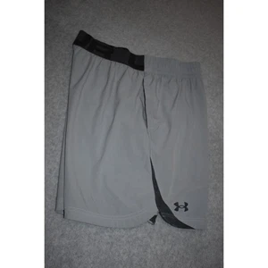 Under Armour Gym Shorts Mens Size Large Fitted W/ Pockets Performance 8" Inseam - Picture 1 of 5