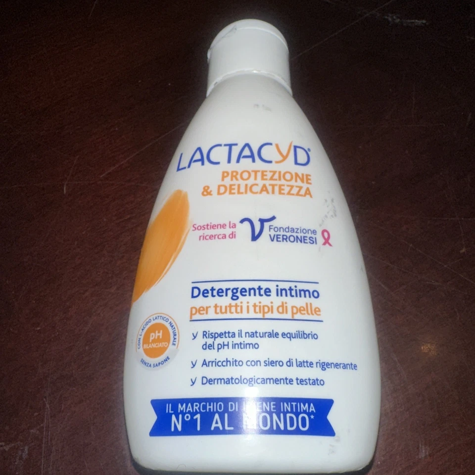Emulsión Lactacyd Femina para Higiene Íntima 200 ml 6,76 oz Foto 1 de 1