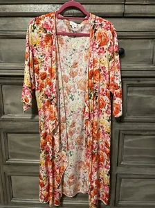 NWOT Lularoe Shirley cover up Floral - Size Medium - Picture 1 of 3