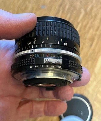 Lente grande angular 28mm f/3.5 Nikkor Nikon ai - Imagem 1 de 4