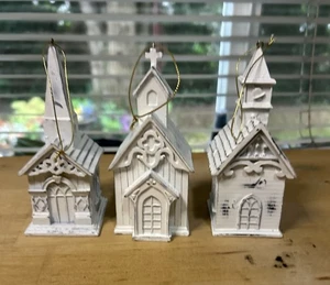 Lot Of 3 Church Christmas Ornaments White Distressed Metal Rustic - Afbeelding 1 van 8