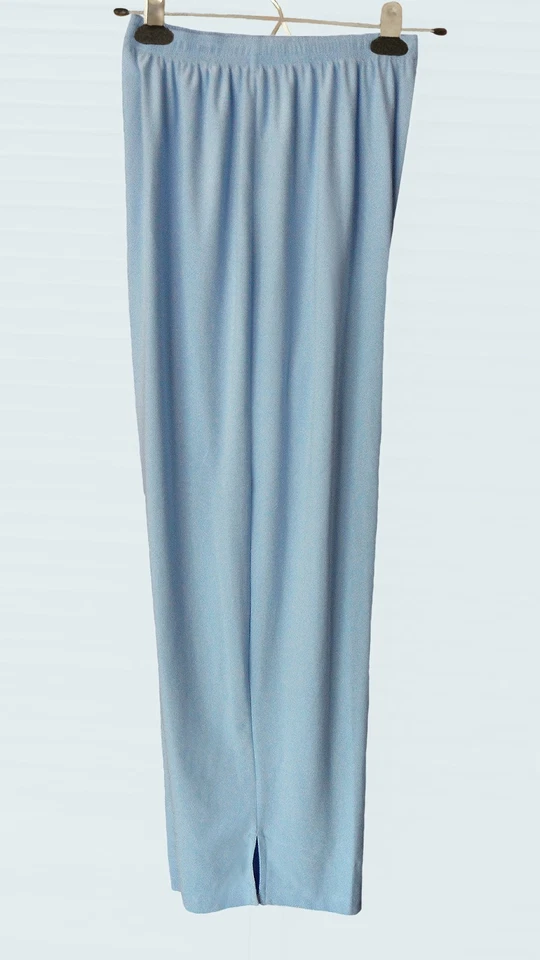 PANTALONES CORTOS MAGGIE SWEET AZUL CLARO, NUEVOS CON ETIQUETAS, ENTREPIERNA APROXIMADAMENTE 22 1/2", TALLA S Foto 1 de 3