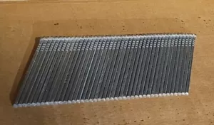 Uñas de acabado calibre 15 Bostitch FN1528 (43 mm) - Imagen 1 de 3