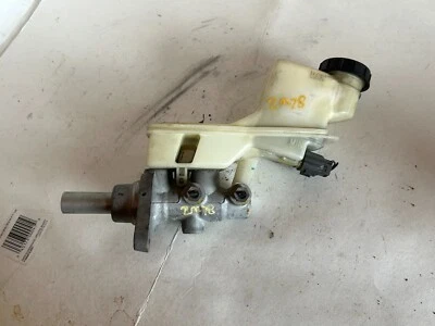 Ford Fusion 2006-2009 cilindro maestro de freno con depósito OEM Foto 1 de 4