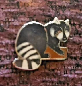 Vintage Emaille Waschbär Mütze Pin Größe 3/4"" L x 3/4"" W - Bild 1 von 1