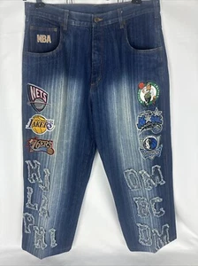 Pantalones de mezclilla azules con parches UNK NBA talla 38 baloncesto Y2K ropa de calle - Imagen 1 de 15