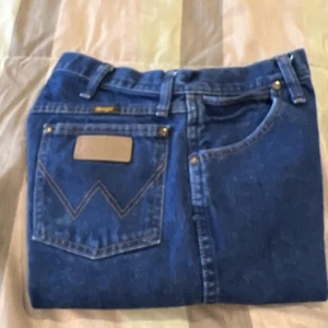 Men's Wrangler Jeans - 936DEN - Size 32 x 32 - Picture 1 of 8