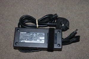 Genuine Toshiba PA3290E-3AC3 19V 120W Laptop Power Supply PSU Charger Adapter UK - Photo 1/2