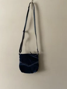 White Stuff ~ Midnight Navy Blue Velvet Zipped Small Cross Body Shoulder Bag - Picture 1 of 11