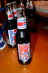 Botella Pepsi 1992 Fan Appreciation Petty Longneck Most Consecutive Wins - Imagen 1 de 2