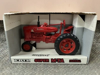 * TRACTOR DIECAST ERTL 1/16 FARMALL McCormick SUPER M-TA *ST Foto 1 de 4