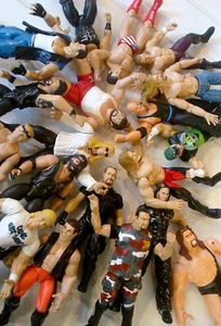 19 PC LOT VTG 90’s WWE WWF Jakks Titan Sport Wrestling Action Figures VARIETY - Picture 1 of 20