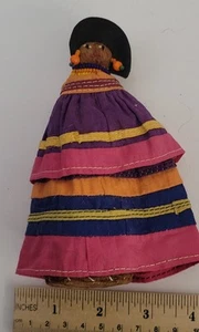 Vestido de tela colorido vintage de fibra de palma para muñeca Seminole indio nativo americano - Imagen 1 de 4