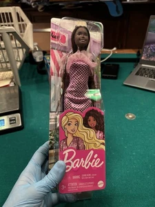 Barbie Bambola Glitz - Nera con Vestito Viola *NUOVA* *MAI USATA* - Foto 1 di 2