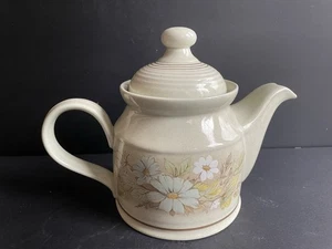 Tetera Royal Doulton Florinda Lambethware Hecha en Inglaterra - Imagen 1 de 4