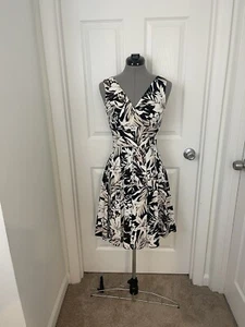 White House Black Market Size 0 Colorful Sleeveless Empire Waist Pleated Dress - Picture 1 of 6