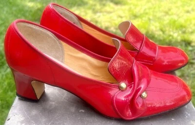 VINTAGE 1970's RED SYNTHETIC PATENT LEATHER SHOES DISCO MOD GO GO - Image 1 of 4