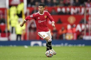 Sports Image Men Soccer Football FIFA UEFA Cristiano Ronaldo Photo-CL3138 - Picture 1 of 1