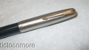 PENNA STILOGRAFICA VINTAGE PARKER 51 SOTTOVUOTO GIOIELLO PERLATO TAPPO CEDRO BLU - Foto 1 di 11