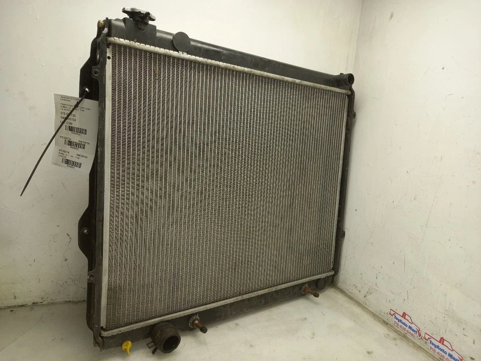 00 01 02 03 04 RADIADOR TOYOTA TUNDRA 3.4L 5VZFE Foto 1 de 4