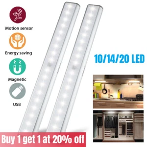 Sensore di movimento magnetico PIR luce LED USB striscia ricaricabile armadio lampada notturna - Foto 1 di 15